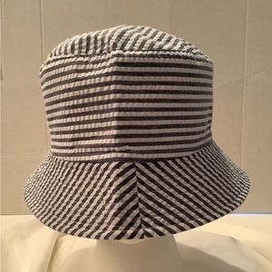 Ardent bucket hat